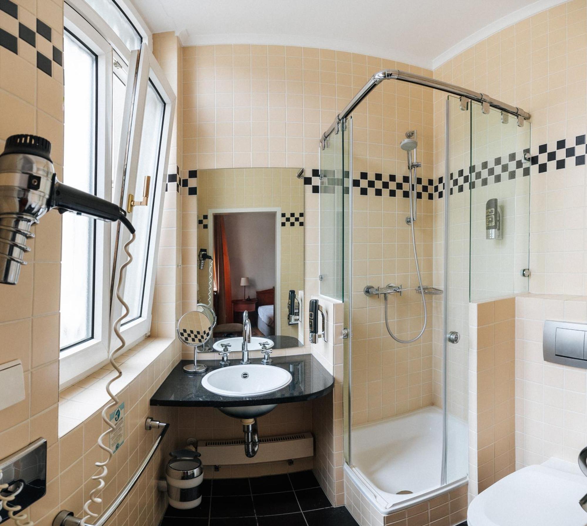 Celine Hotel Шветцинген Екстер'єр фото